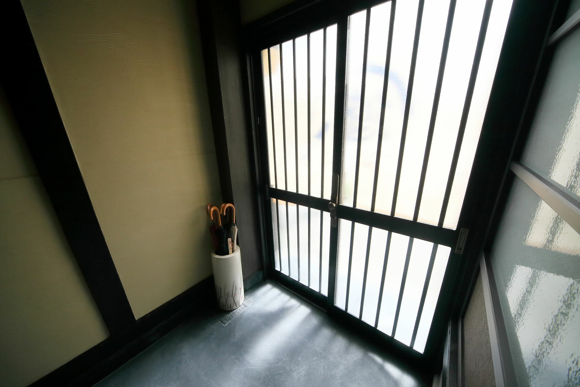 Yu-yu Apartment